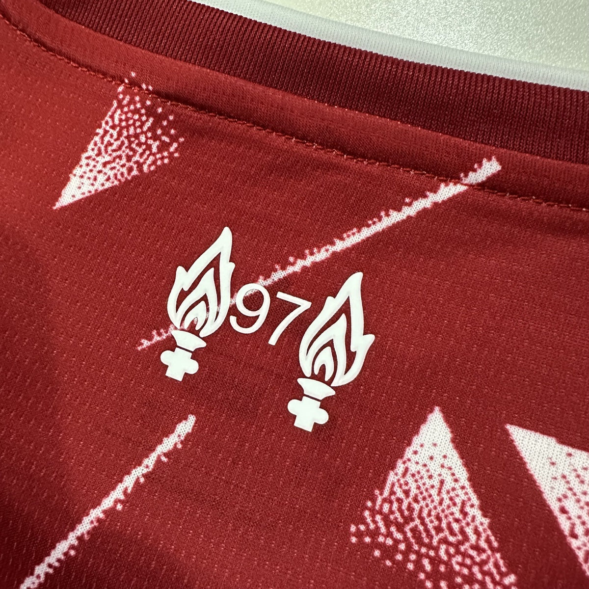 Jersey Liverpool 2026-27 Local rojo, foto 15 de 16