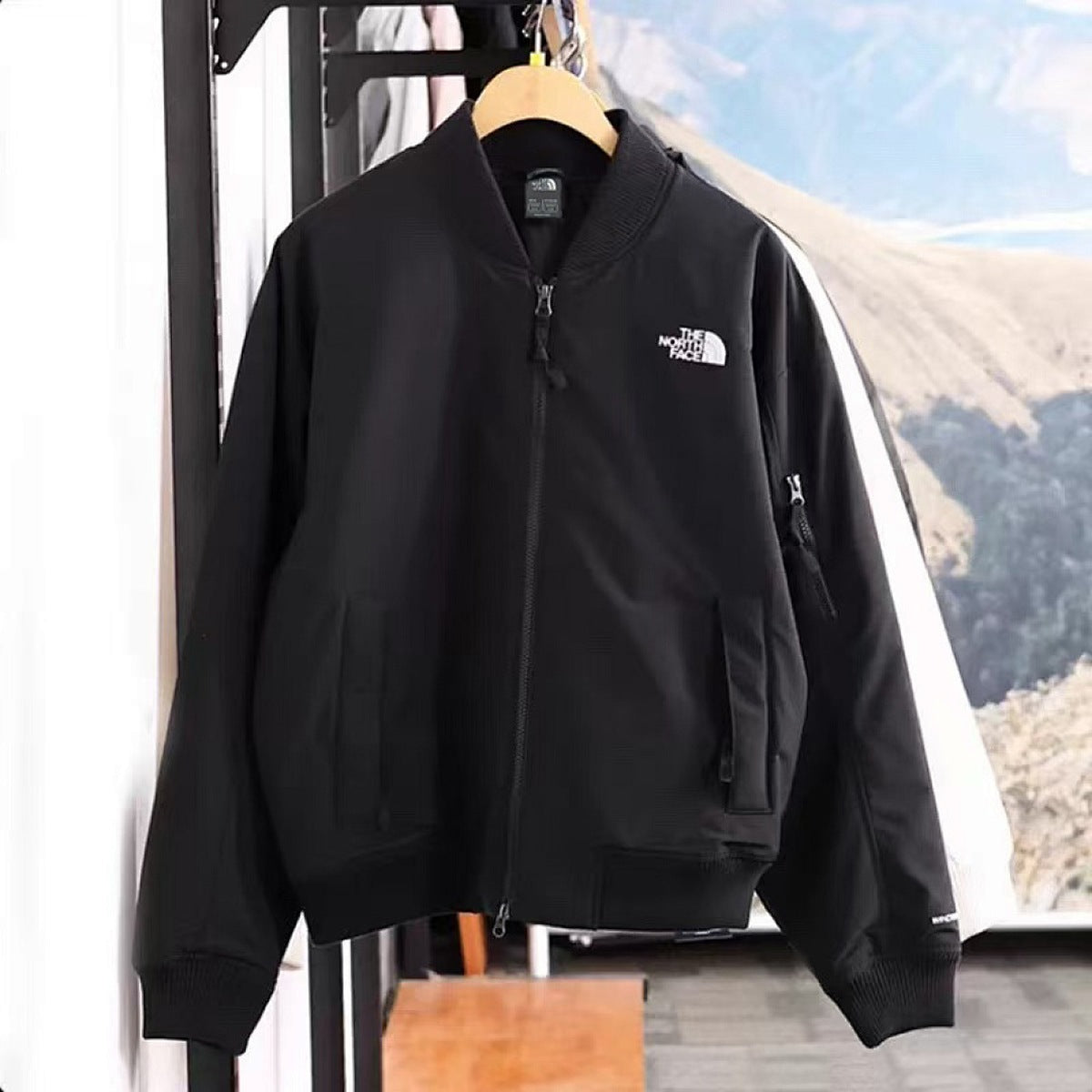 Chamarra The North Face Bomber Acolchada, foto 2 de 2