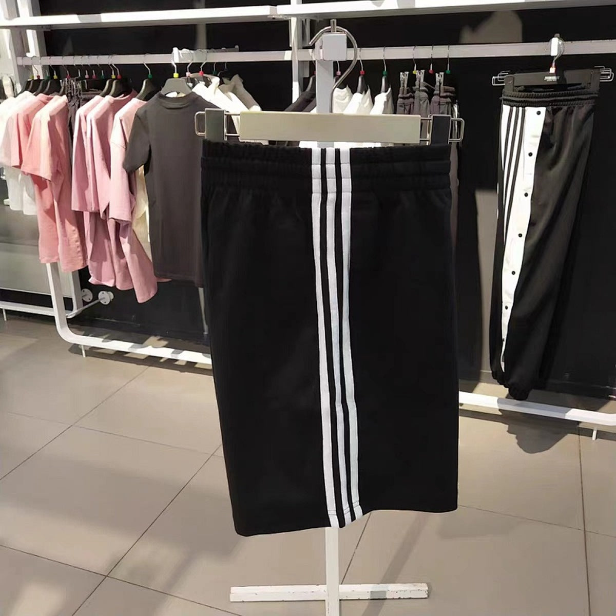 Short adidas Logo Negro, foto 7 de 8