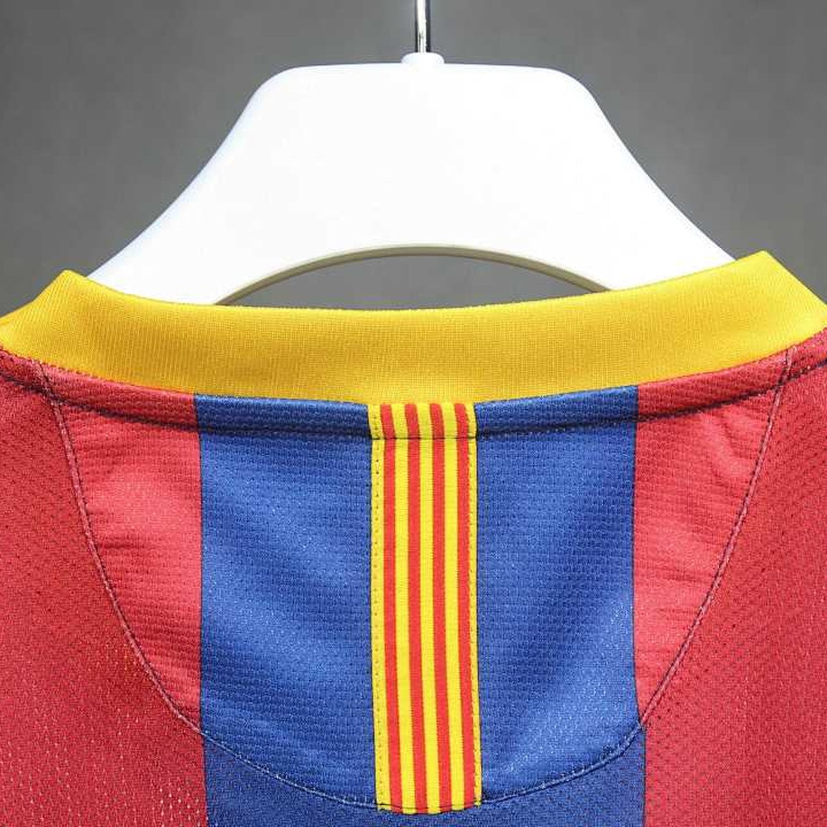 Jersey FC Barcelona 2010-11 Local rojo, foto 8 de 10