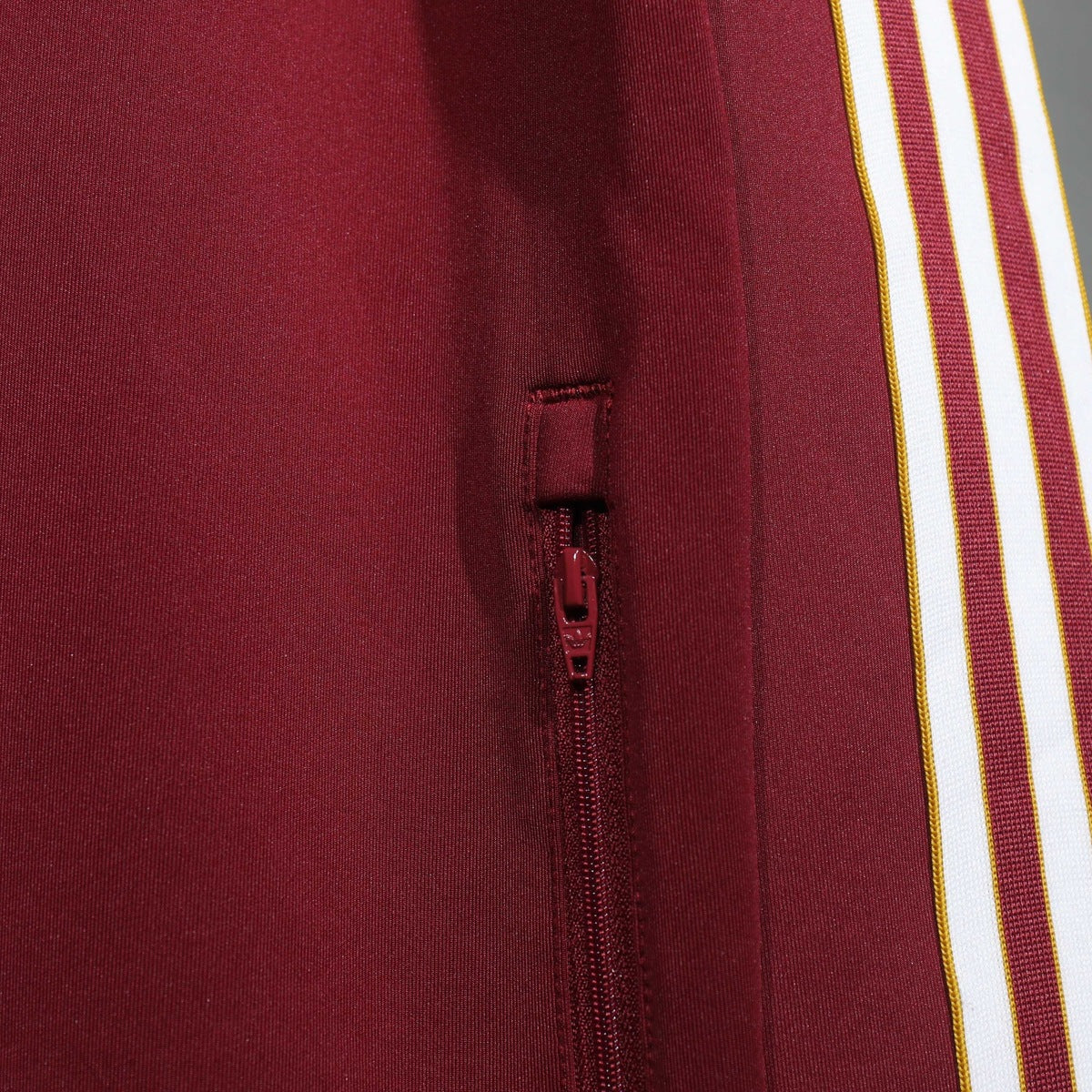 Conjunto Arsenal adidas Terrace Icons 2025 Guinda rojo, foto 8 de 13
