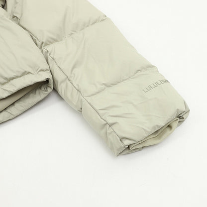 Chamarra de Plumas lululemon Wunder Puff Super Cropped Verde Salvia beige, foto 7 de 9