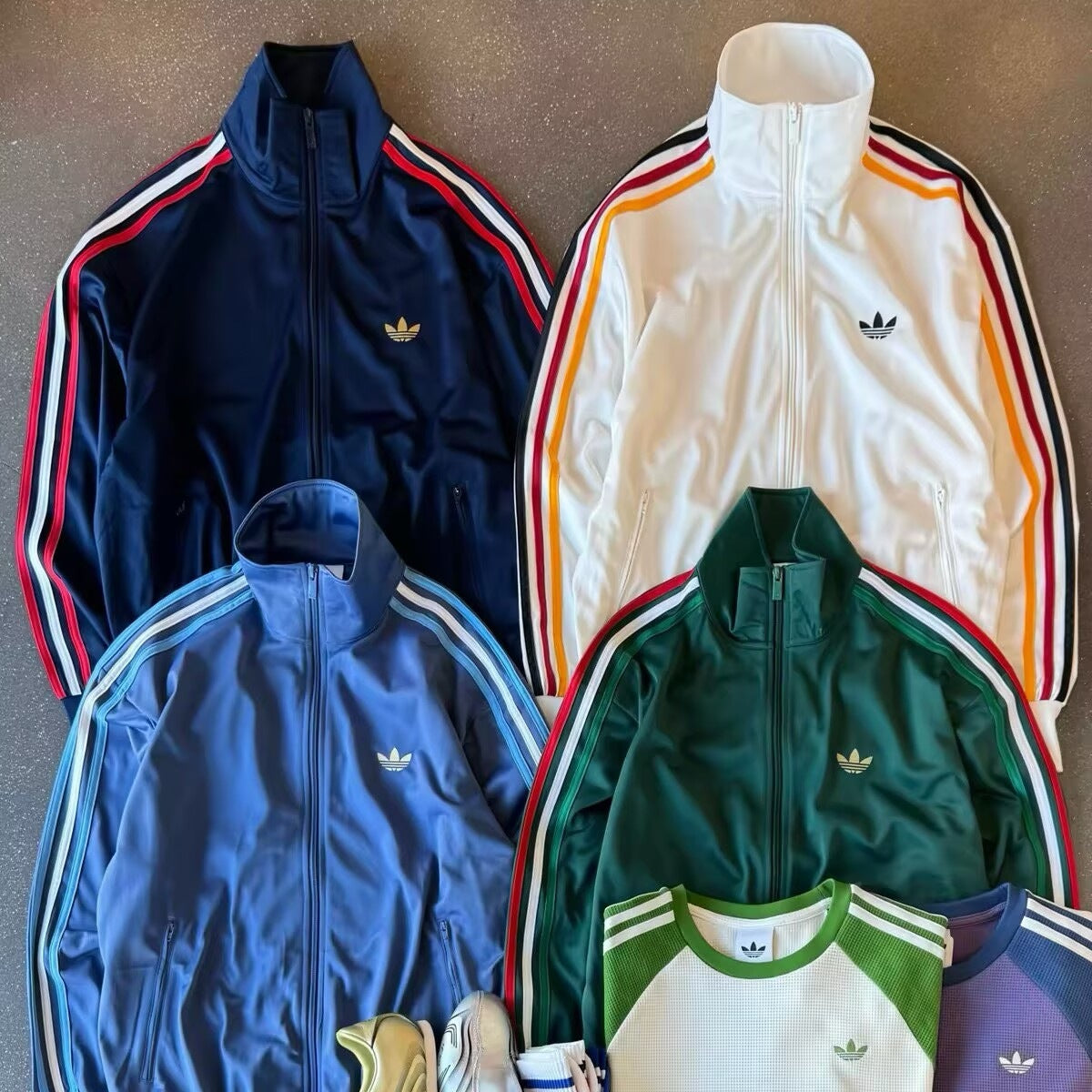 Chamarra adidas Franjas Multicolor blanco, foto 5 de 5