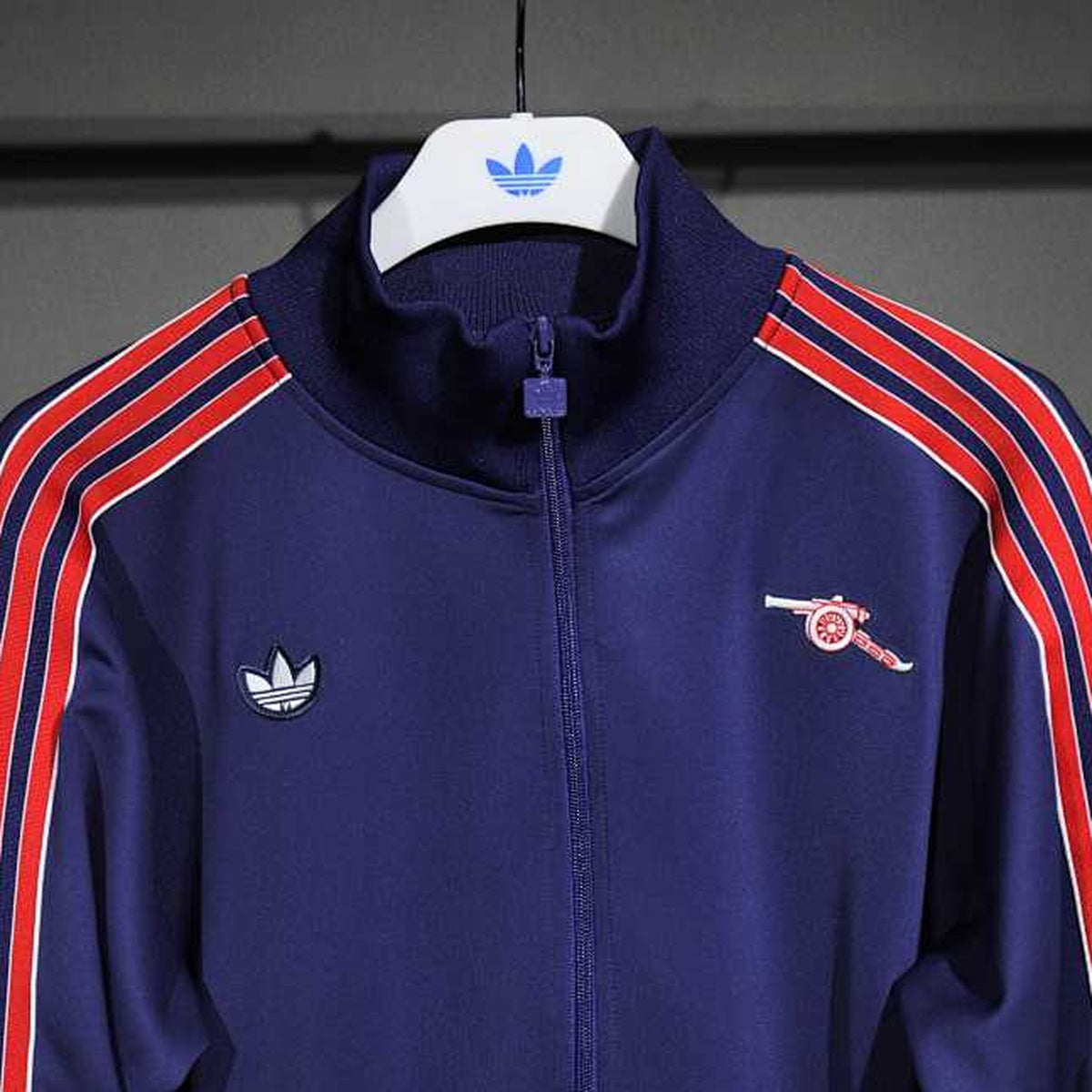 Conjunto Arsenal adidas Clásico Retro Azul, foto 16 de 17