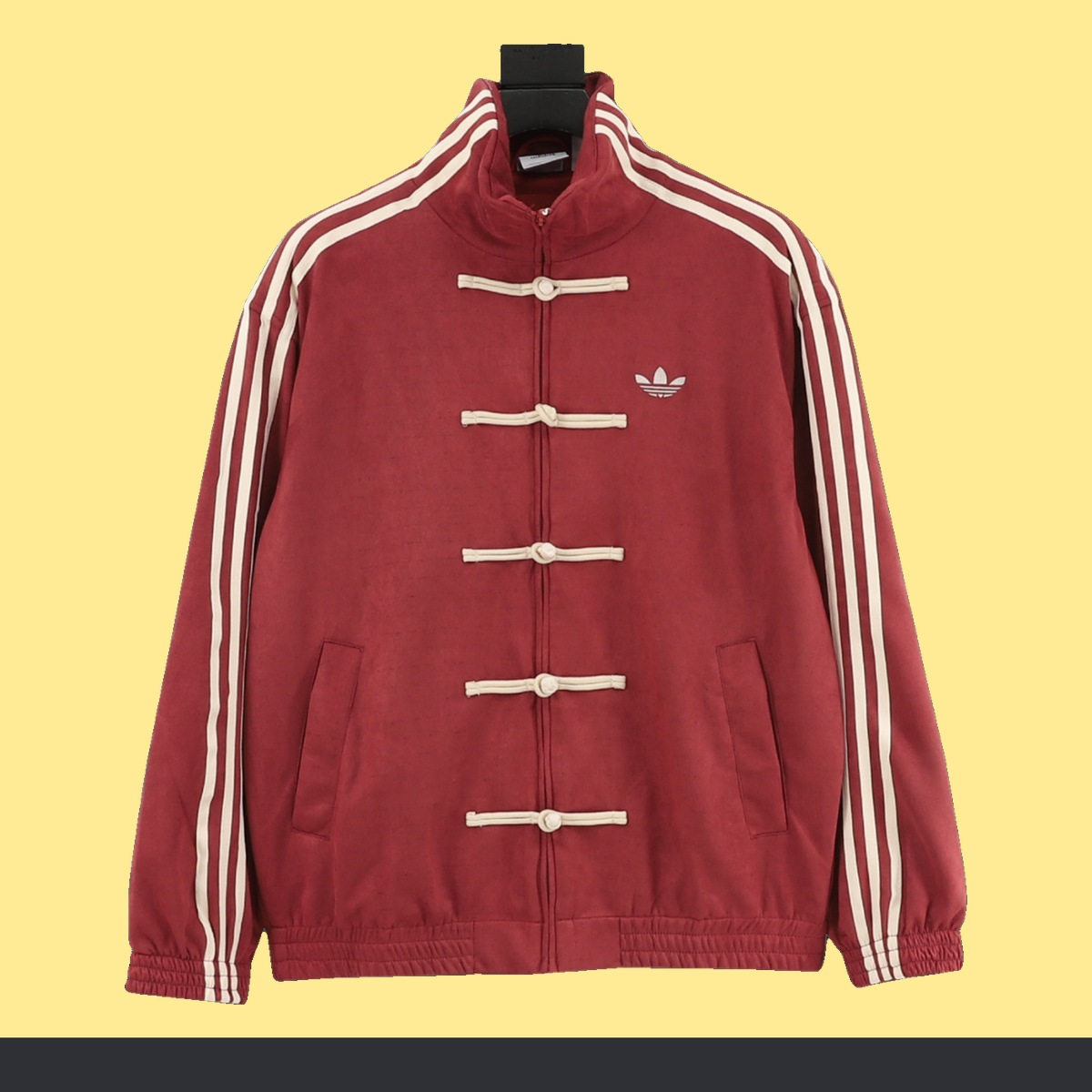 Chamarra adidas Tang Año Nuevo Chino roja, vista de frente