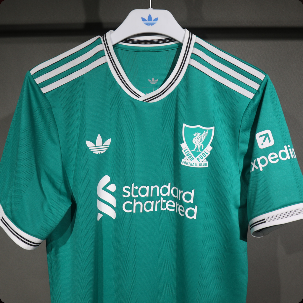 Liverpool 2025/26 – Jersey Tercero Authentic / Dorsal Incluido